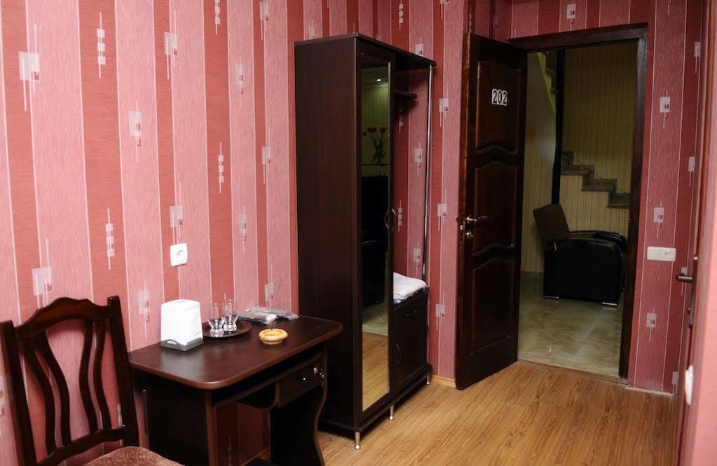 Hotel Lions Tbilisi Bagian luar foto