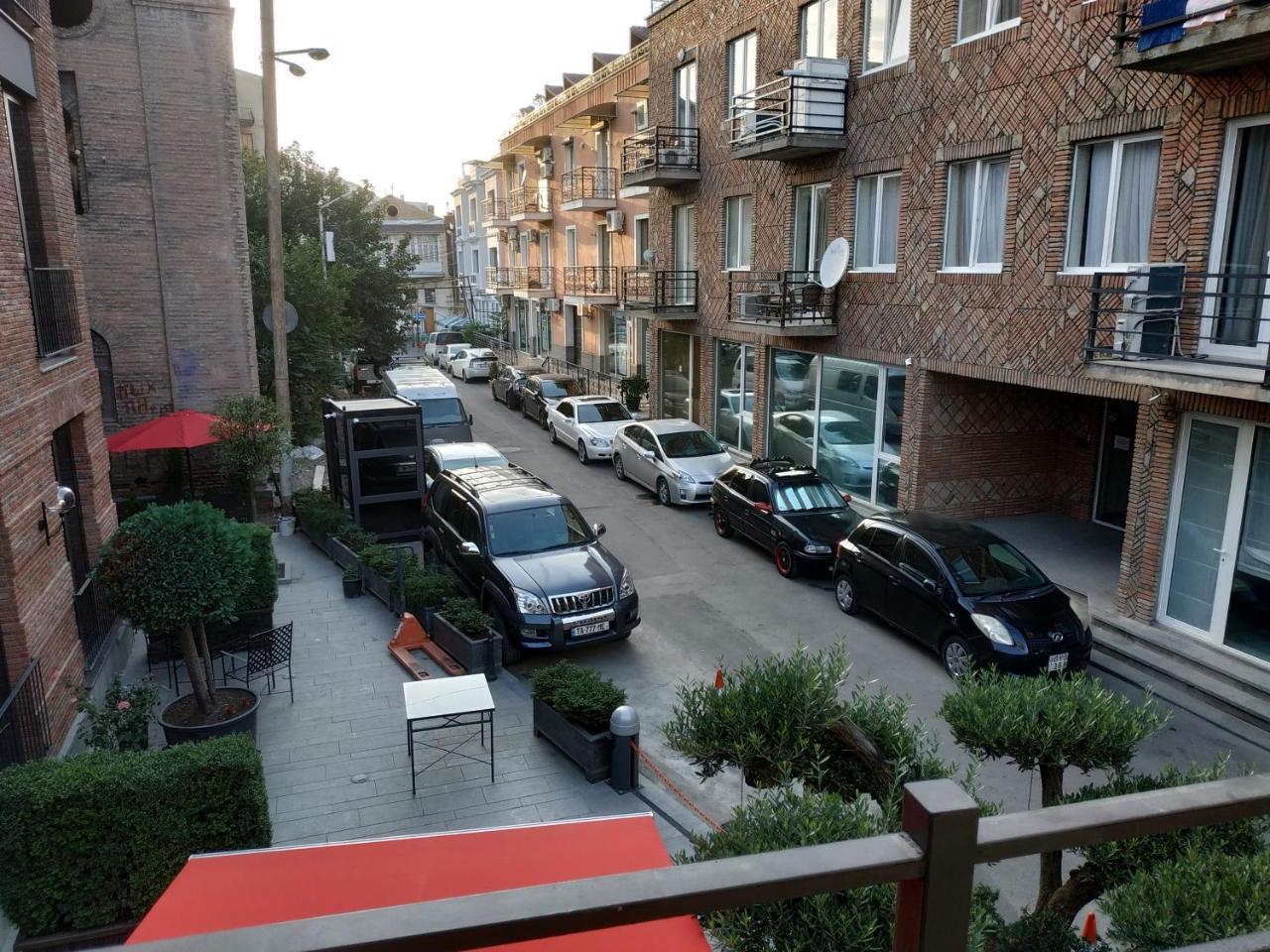 Hotel Lions Tbilisi Bagian luar foto